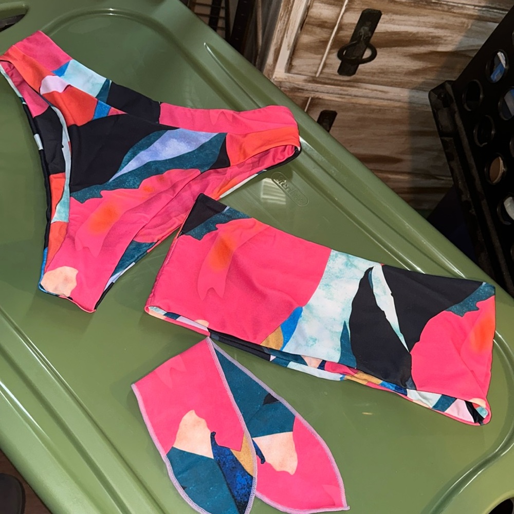 NWOT bandau swim set with hair tie